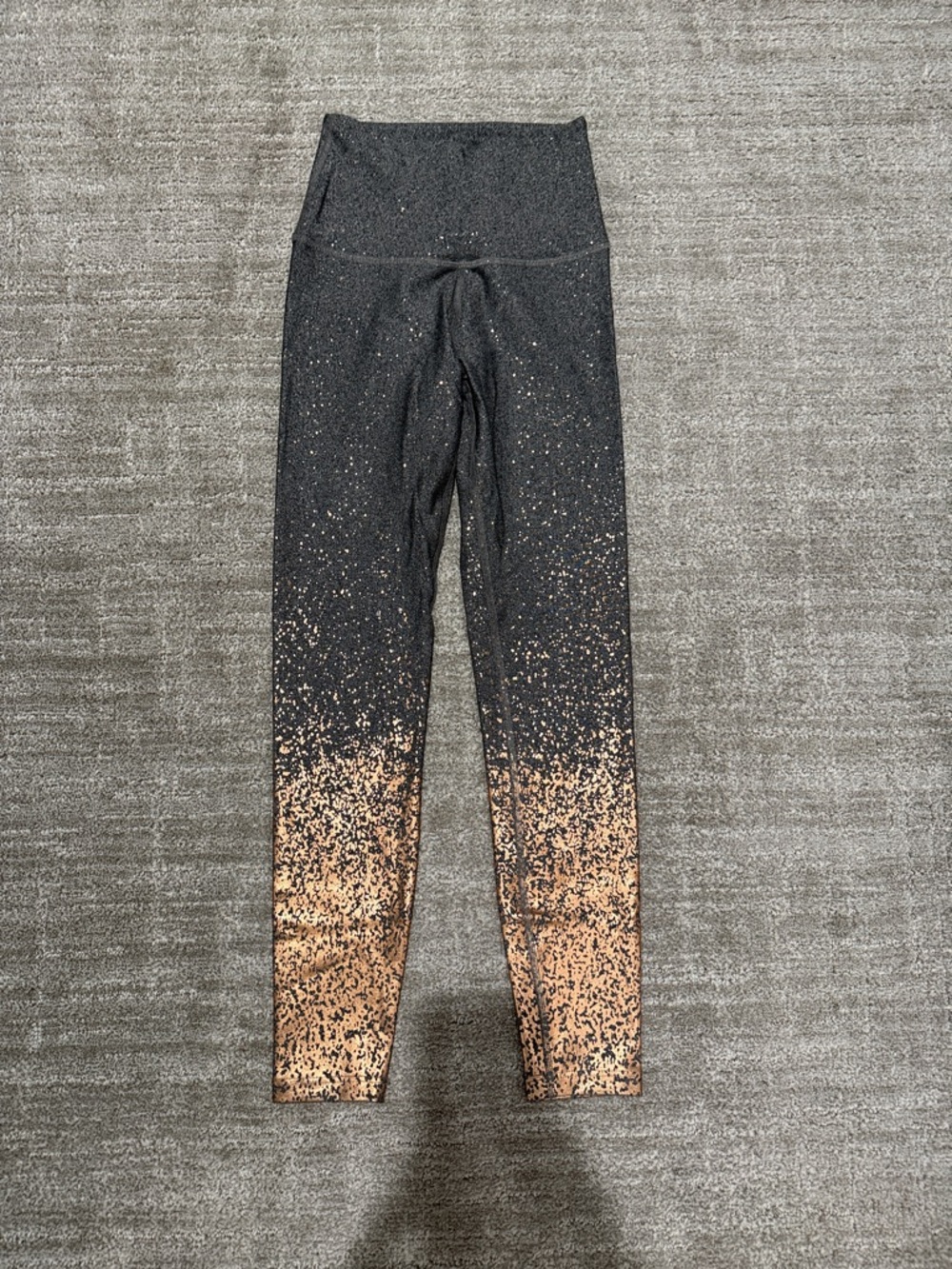 Beyond yoga, metallic, gray rose, gold legging size xs